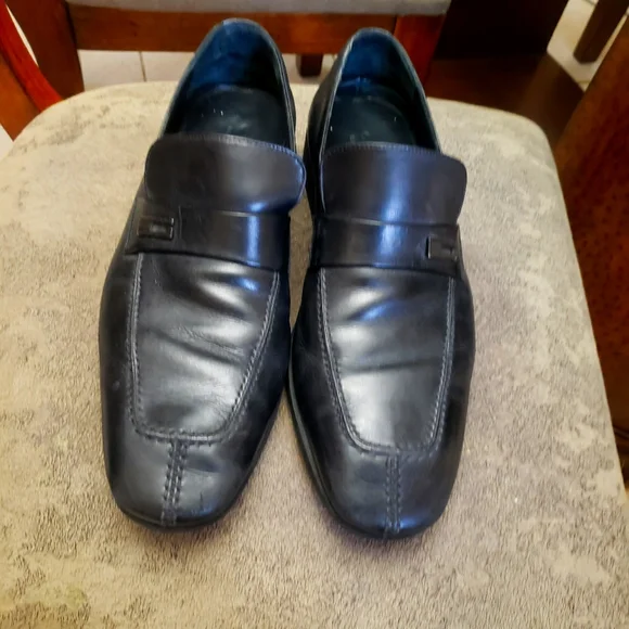 Gucci | Shoes | Gucci Shoes Authentic 9 5 | Poshmark display picture 1